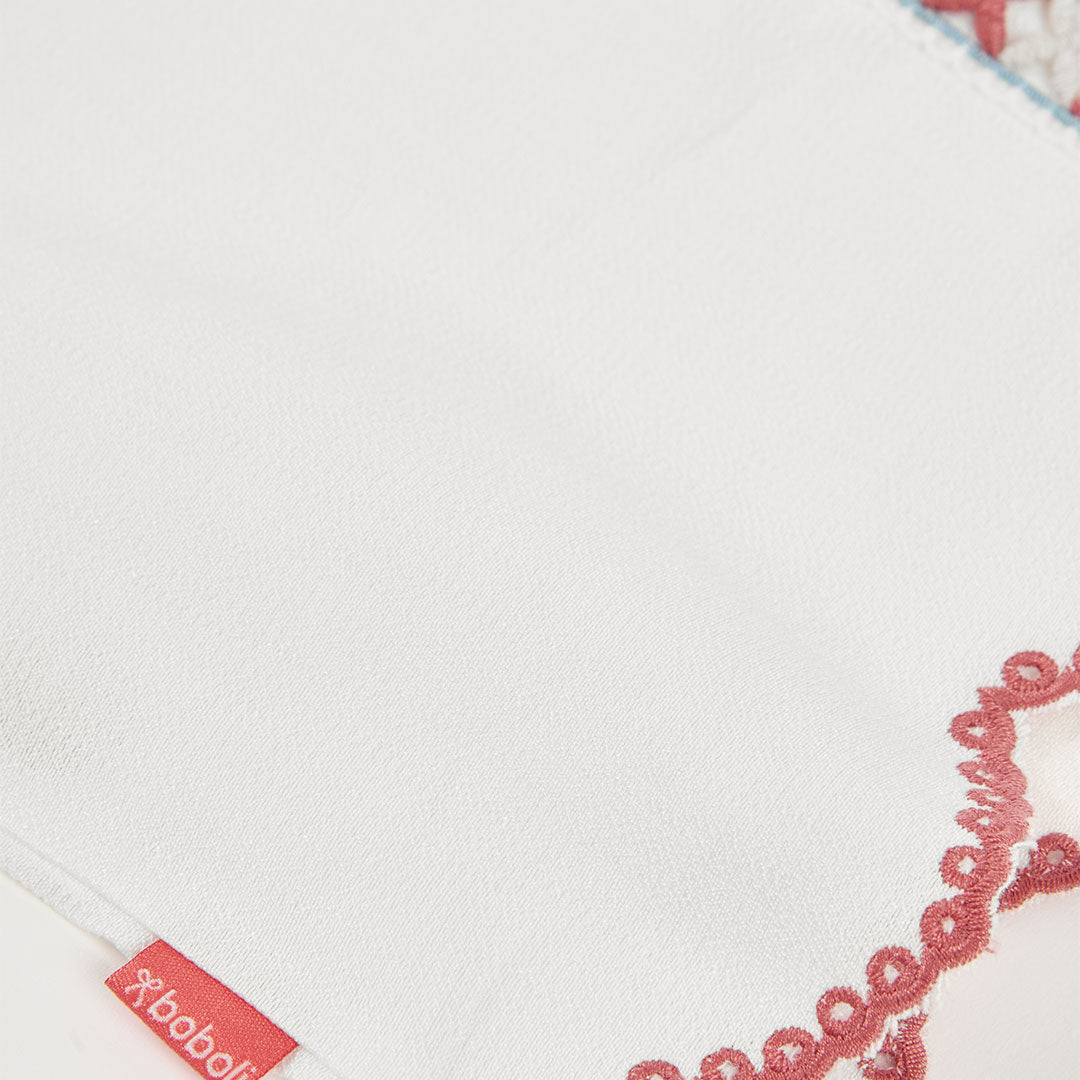 Blusa De Tejido Detalles Bordados