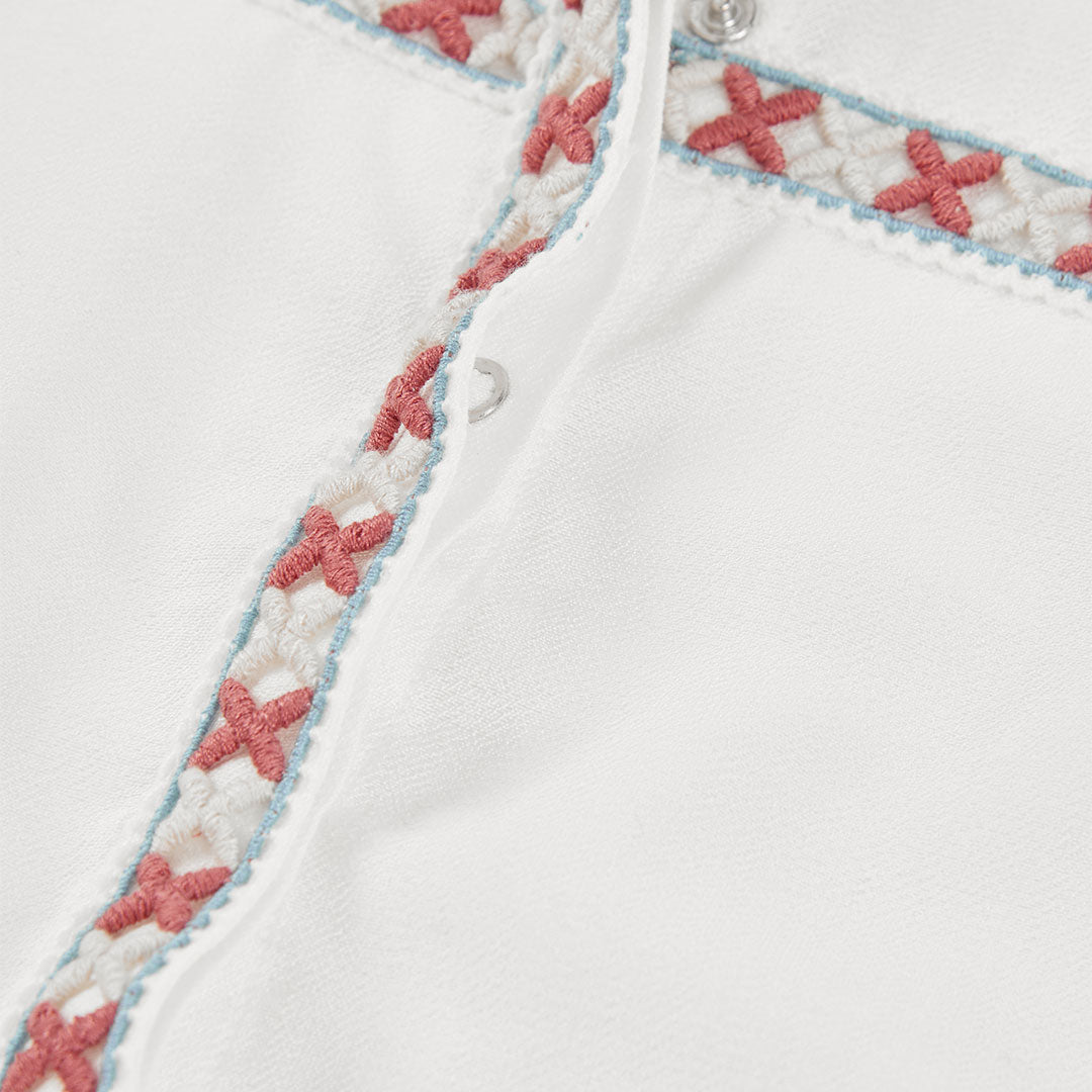 Blusa De Tejido Detalles Bordados